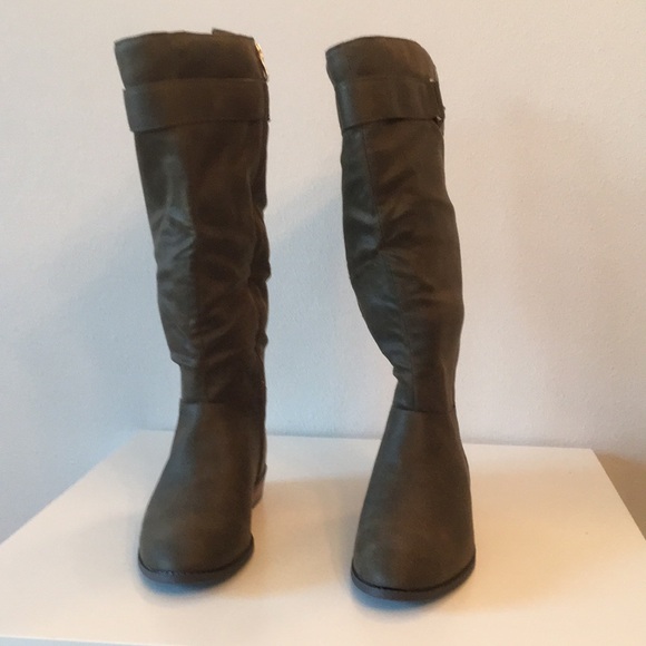 New WB Woman’s Journee Collection Elegant Olive Knee-High Boots - Picture 2 of 5